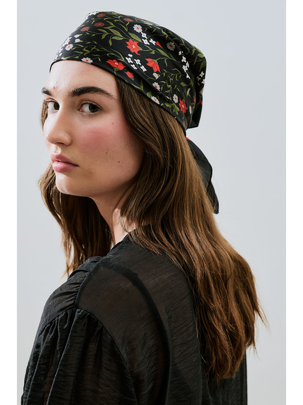 Siyah Saten Desenli Fular Dıtsy-3