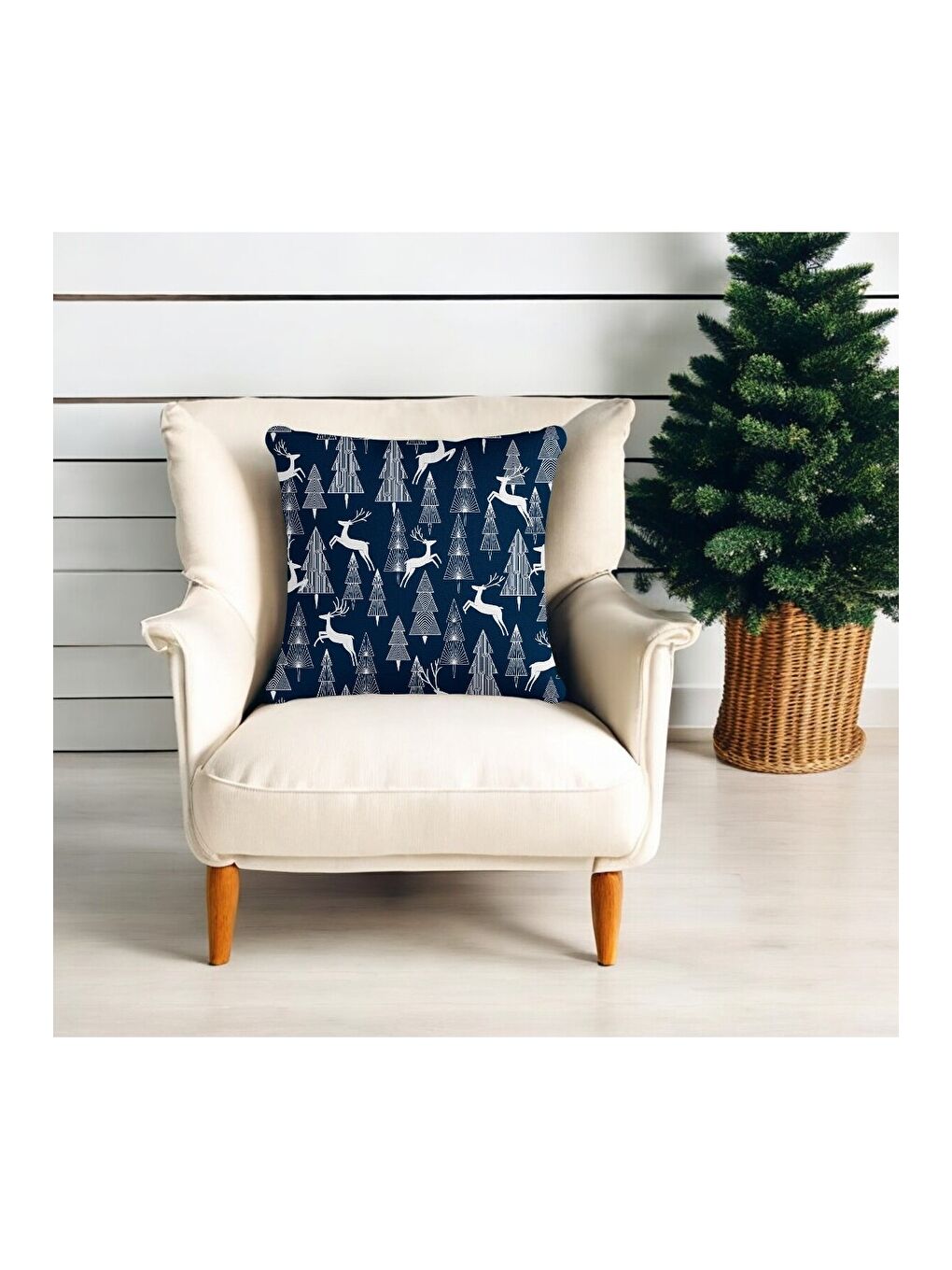 Yılbaşı Temalı Yeşil Ren Geyik Çam Ağacı Desenli Kırlent Kılıfı - Lacivert 43x43-1