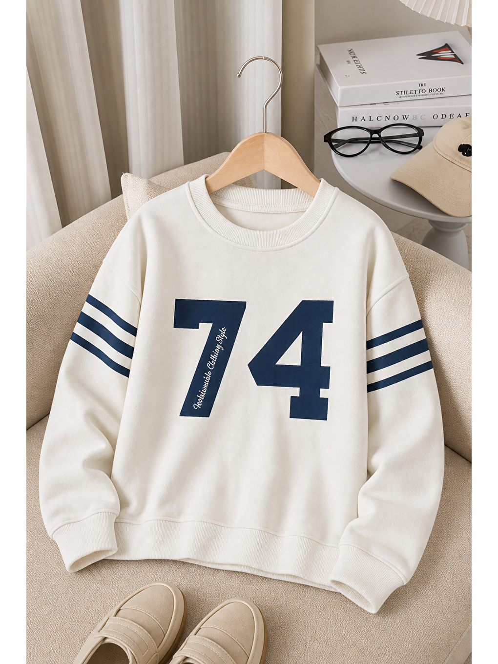 Çocuk Ekru Baskılı Kolları Lacivert Şeritli Bisiklet Yaka Sweatshirt