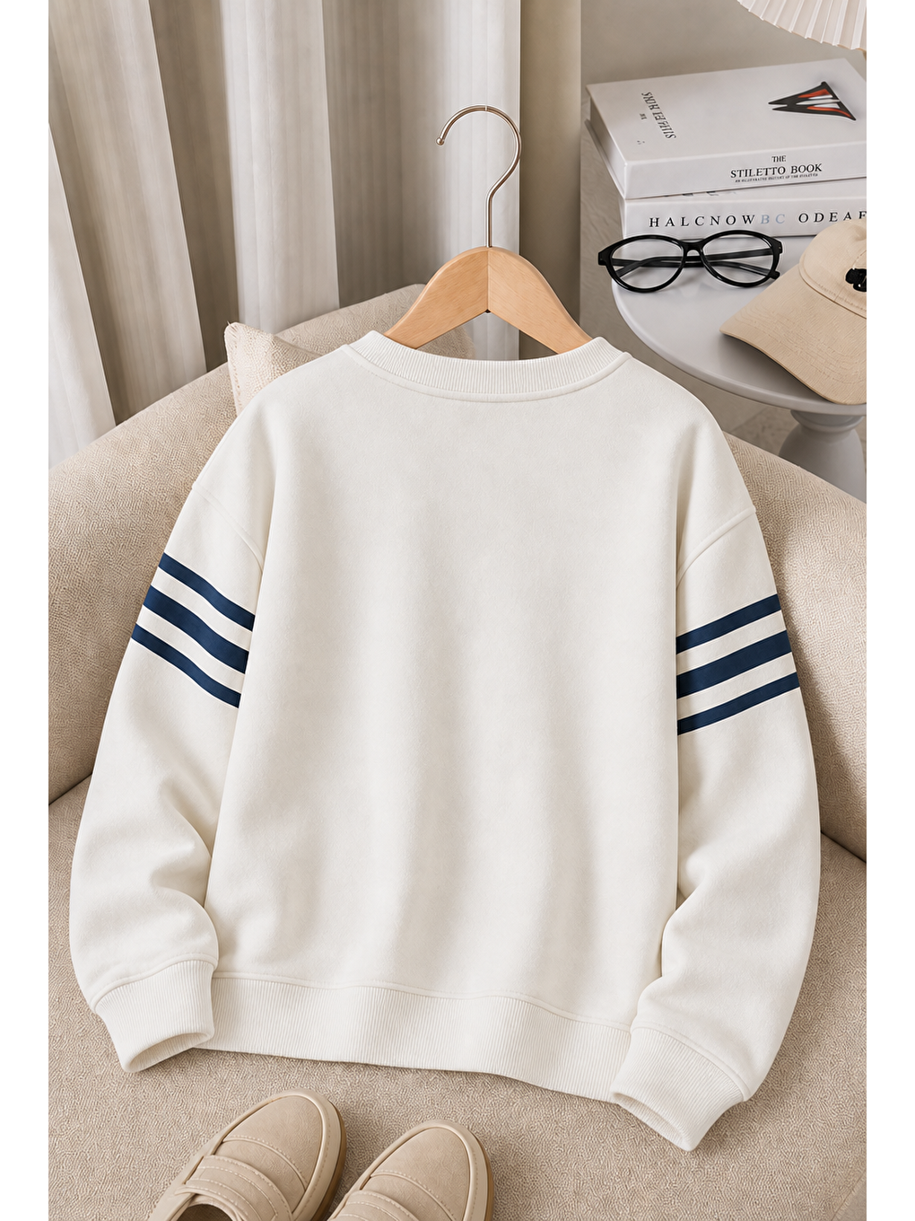Çocuk Ekru Baskılı Kolları Lacivert Şeritli Bisiklet Yaka Sweatshirt-1