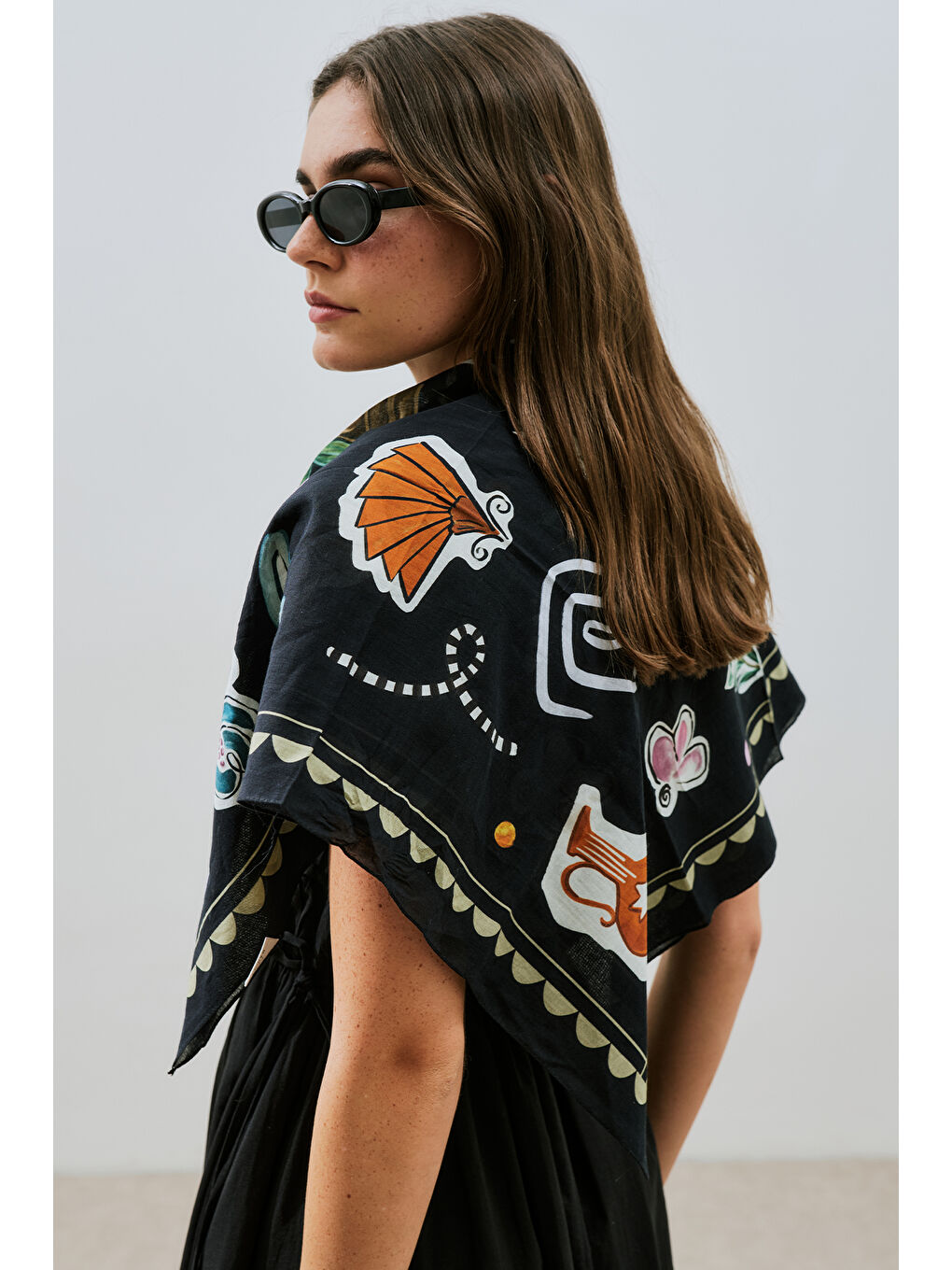 Sarı Desenli Pamuklu Şal Lıberty Siyah-2