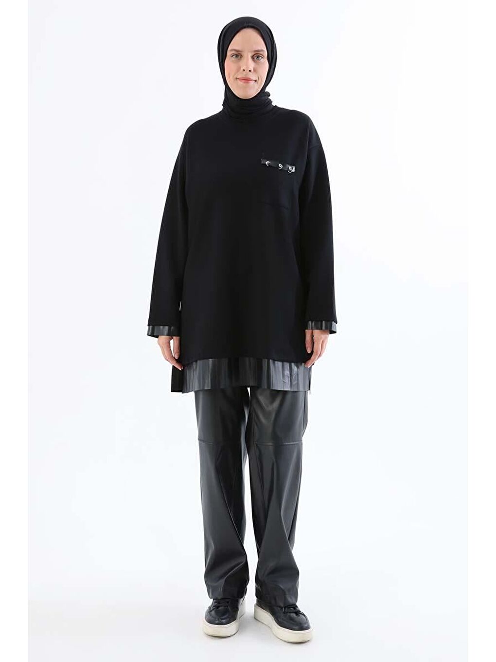 Siyah-Deri Detaylı Tunik-1