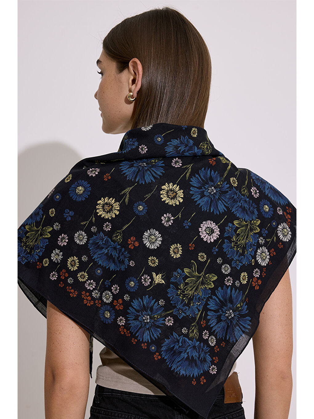 Beyaz Desenli Pamuklu Şal Cecıle-4