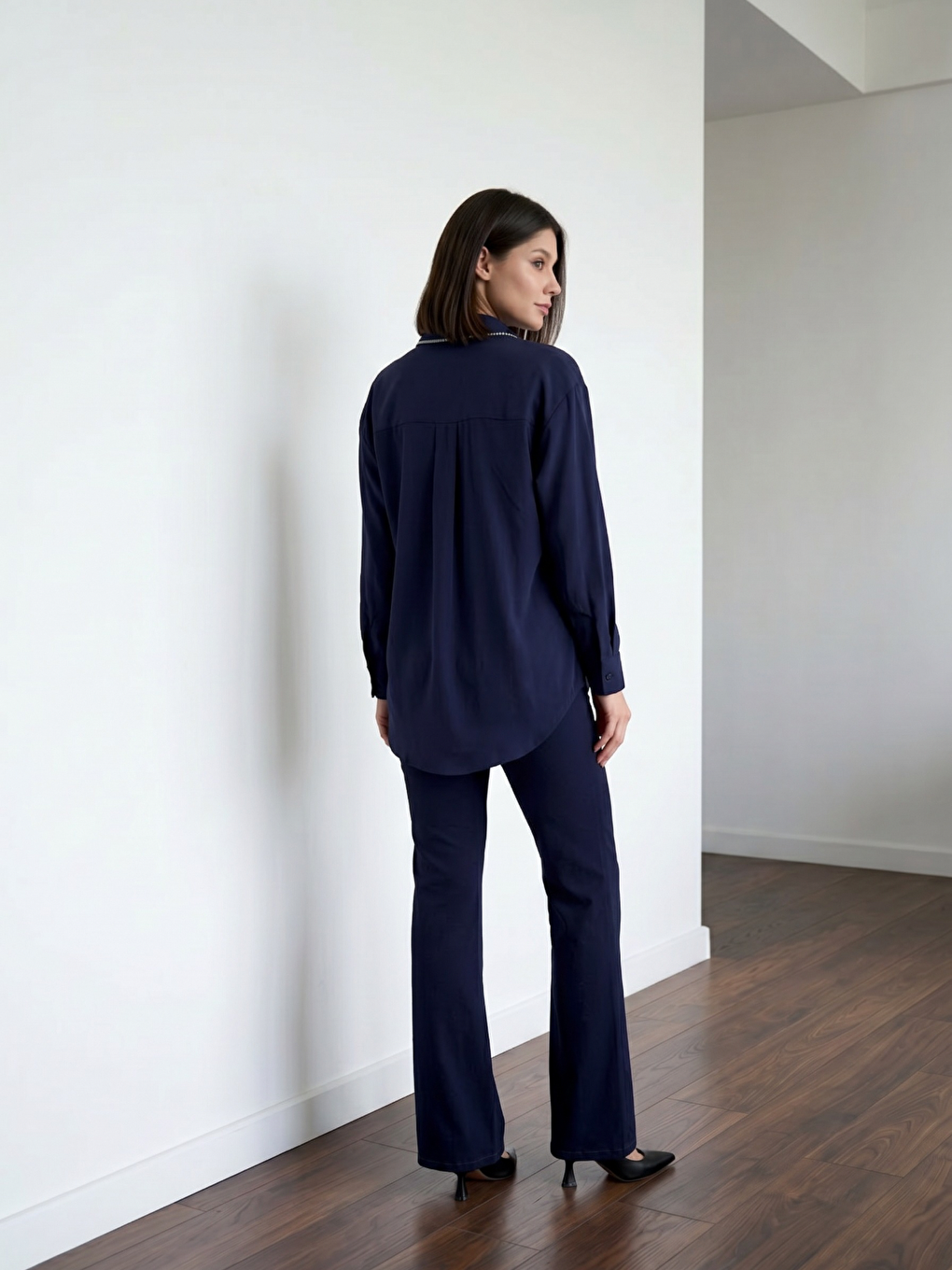 İndigo Yakası Taşlı Modal Kumaş Oversize Kadın Gömleği-1