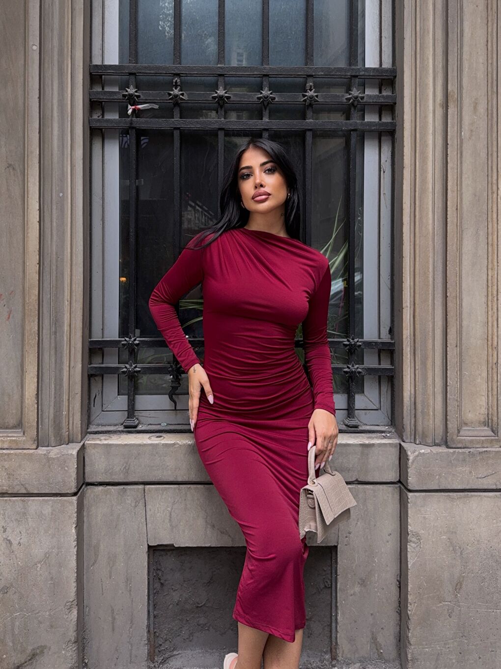 Bordo Yaka Detay Sandy Kumaş Elbise-2