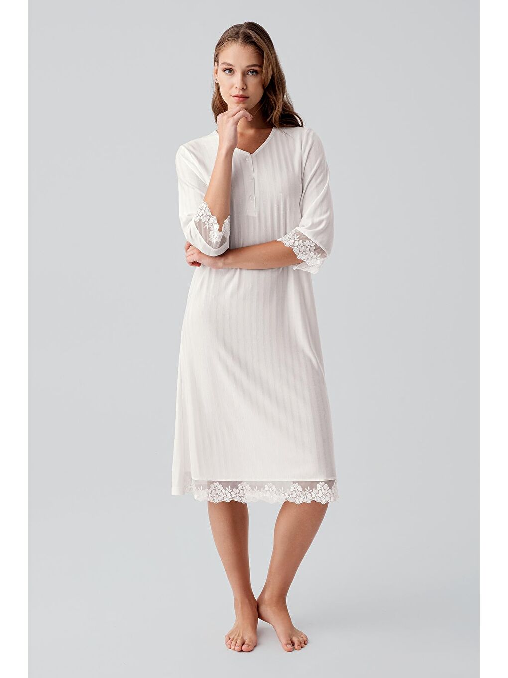 Ekru Truvakar Kollu Dantelli Düğmeli Esnek Viskoz Gecelik-1
