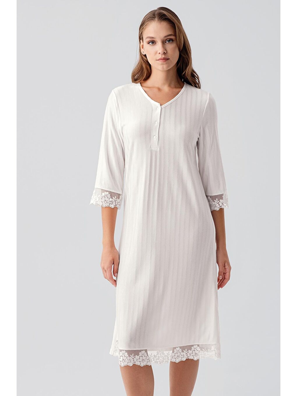 Ekru Truvakar Kollu Dantelli Düğmeli Esnek Viskoz Gecelik-2
