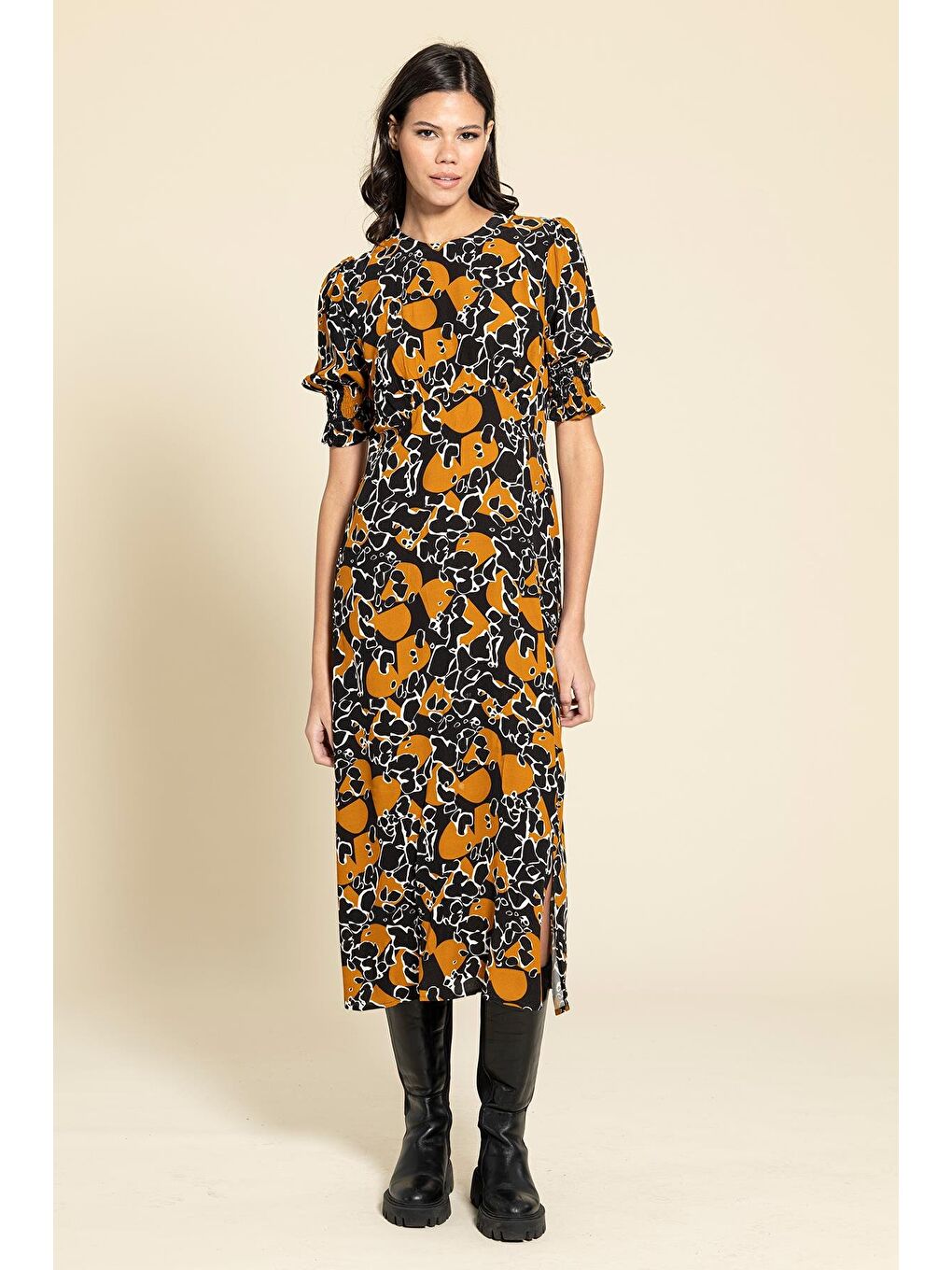 Kahverengi Kol Büzgülü Yırtmaçlı Kiremit Elbise-3