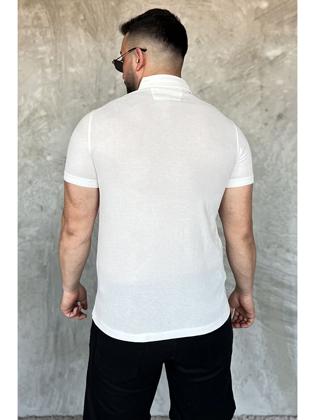 Beyaz Polo Yaka Erkek Yarım Düğmeli Tişört-2