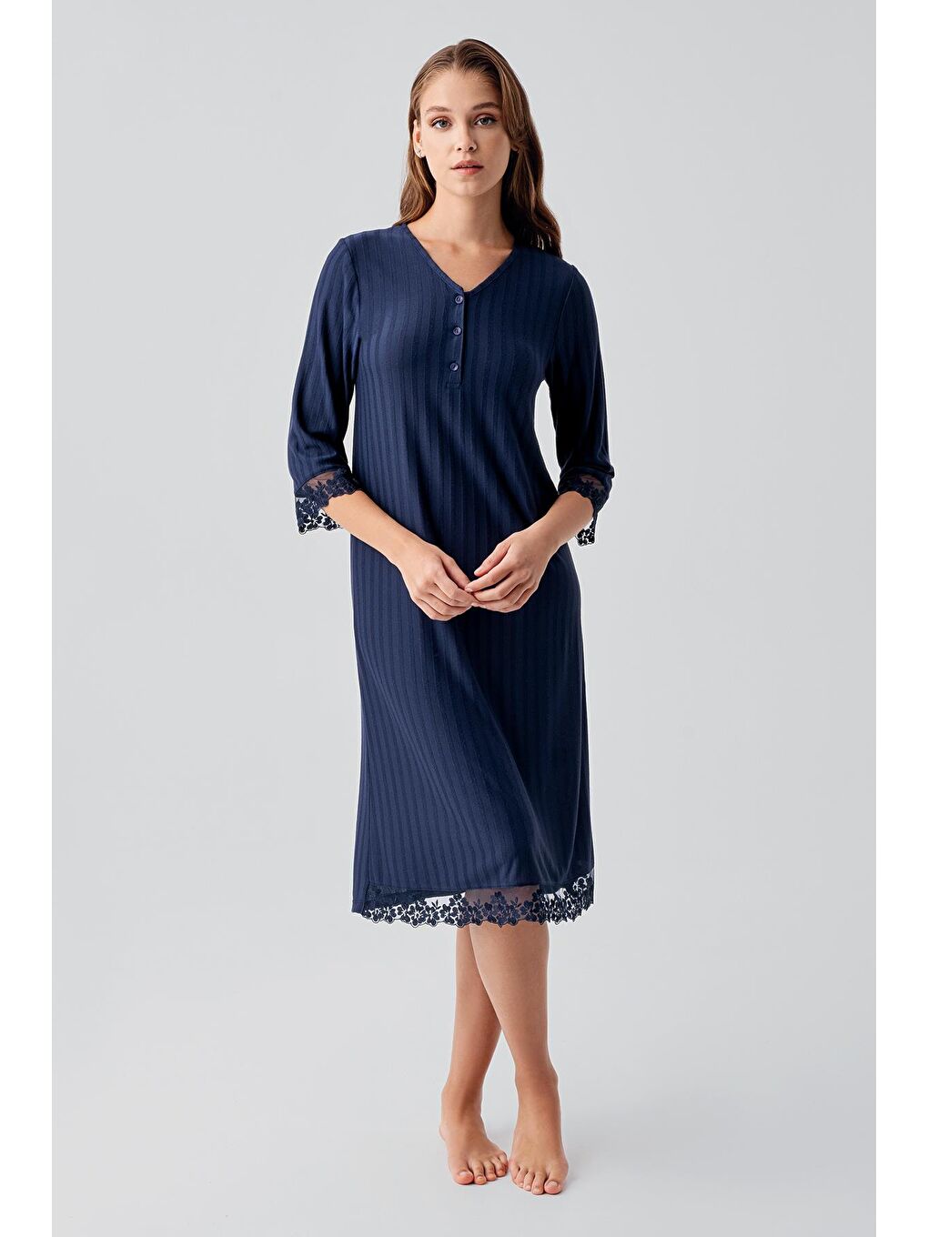 Lacivert Truvakar Kollu Dantelli Düğmeli Esnek Viskoz Gecelik-1