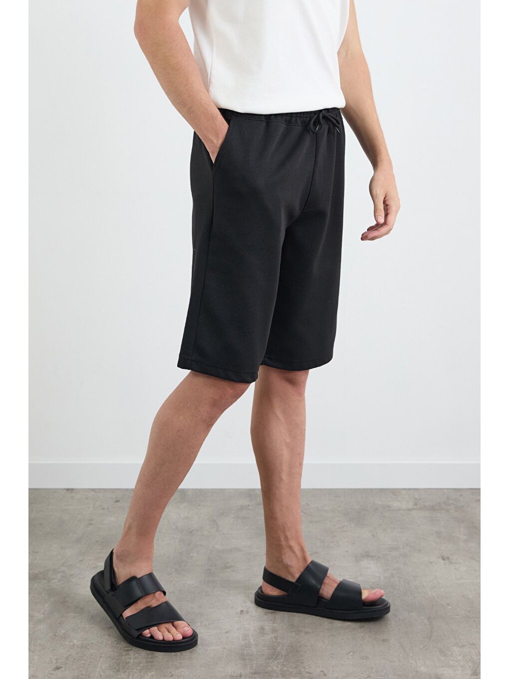 Siyah Basic Beli Bağlamalı Cepli %100 Pamuk Şort
