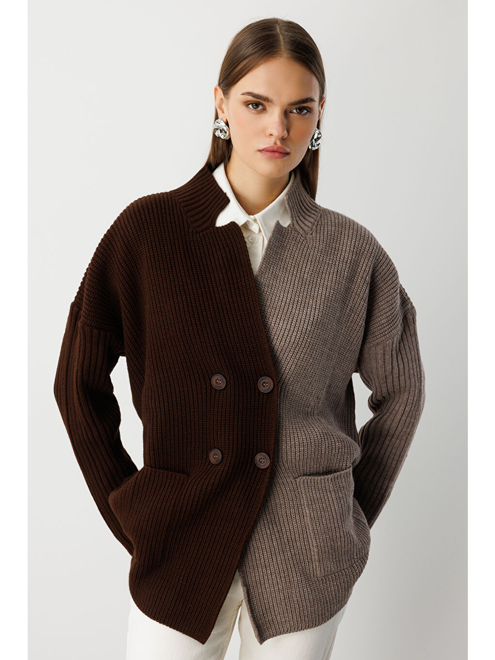 Kahve-vizon Ekstra Oversize Gri Renk Bloklu Cepli Kalın Triko Hırka-1