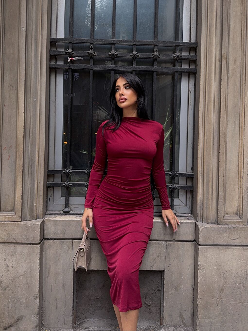 Bordo Yaka Detay Sandy Kumaş Elbise-3