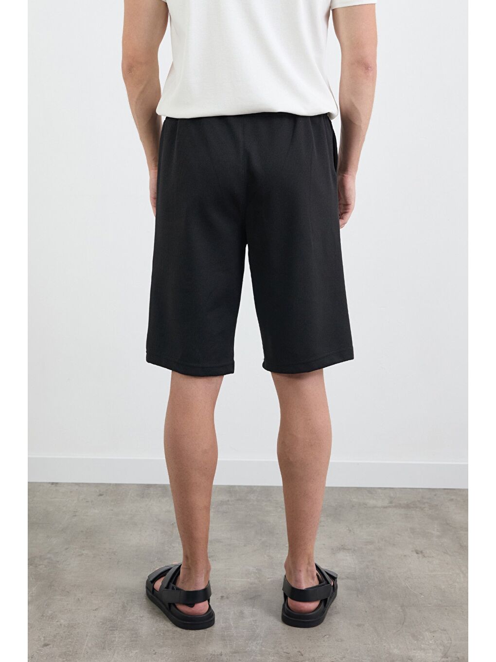 Siyah Basic Beli Bağlamalı Cepli %100 Pamuk Şort-3