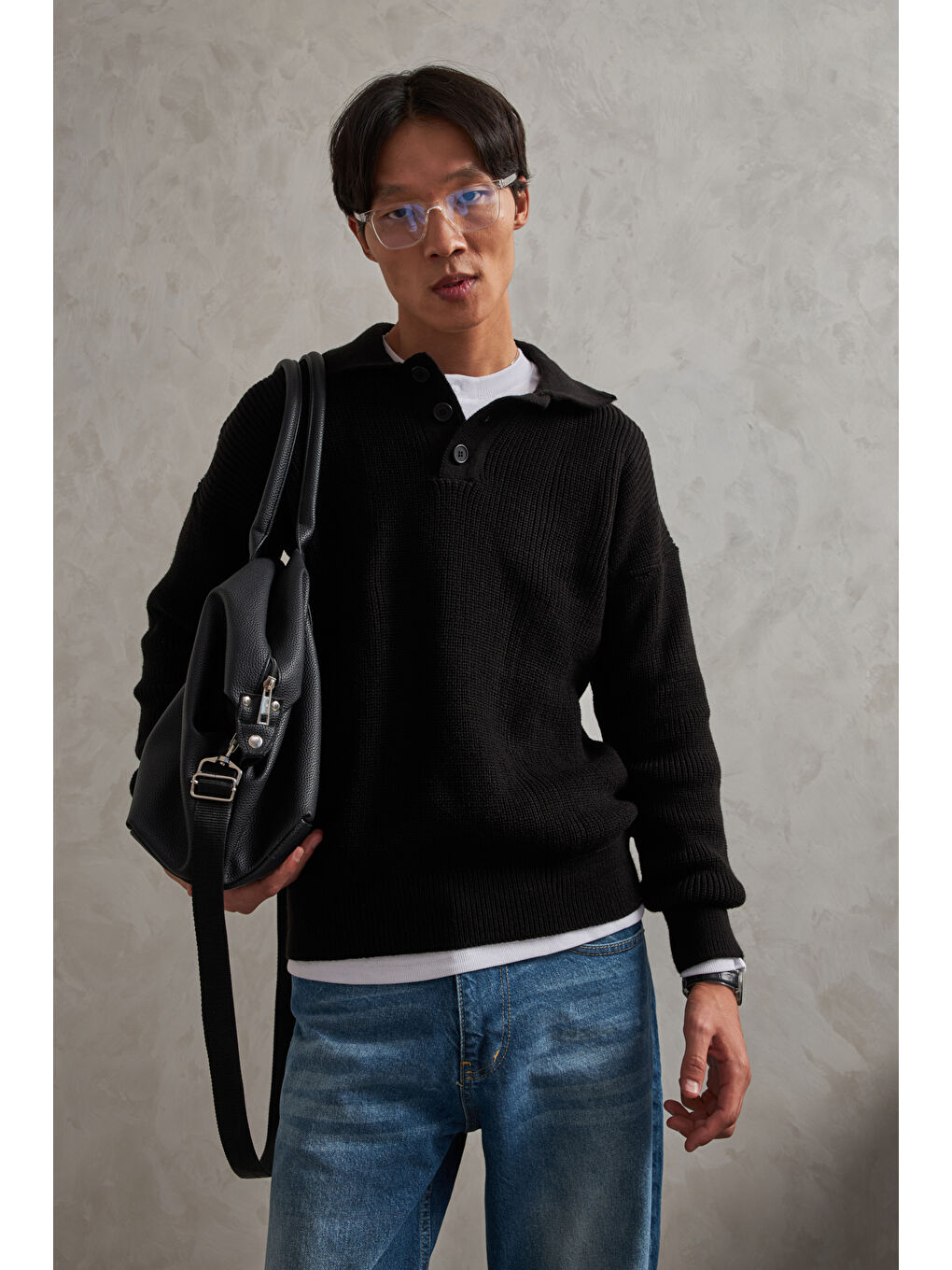 Siyah Erkek Yakası Düğmeli Oversize Kazak-1