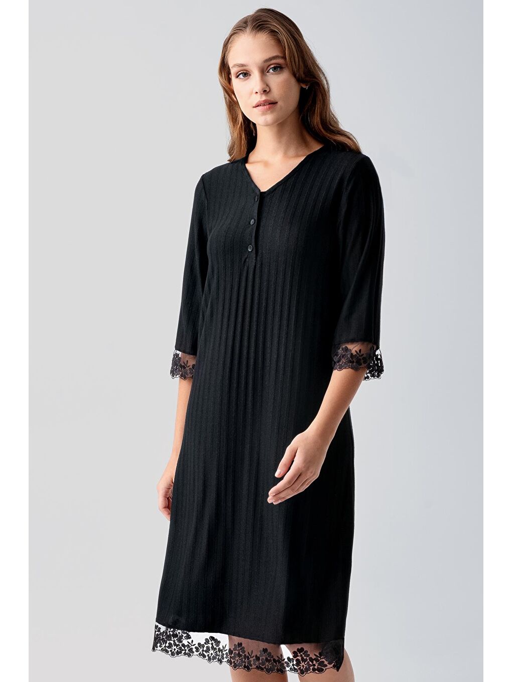Siyah Truvakar Kollu Dantelli Düğmeli Esnek Viskoz Gecelik-2