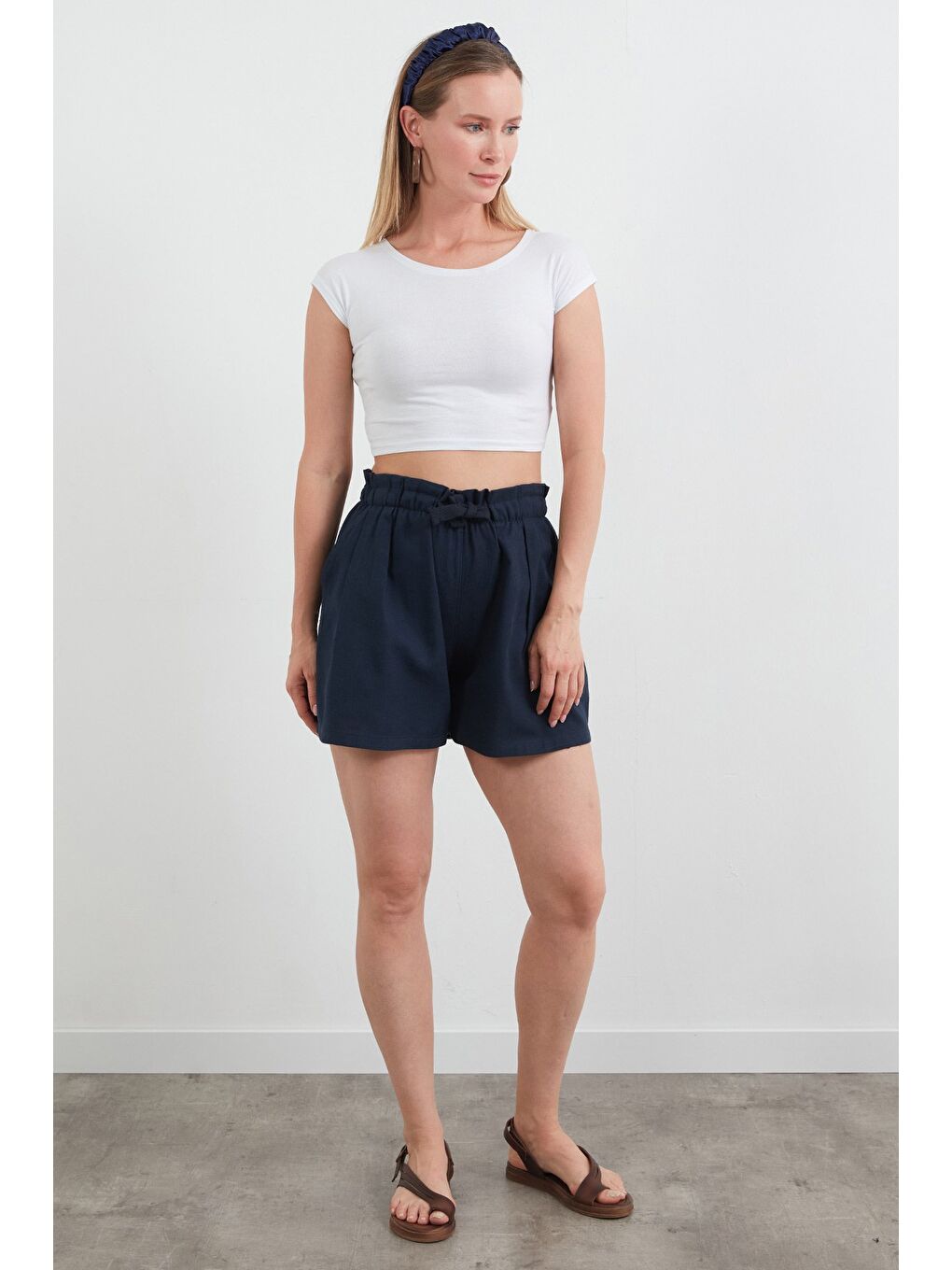 Lacivert Beli Bağlamalı Pileli Keten Görünümlü Şort-1