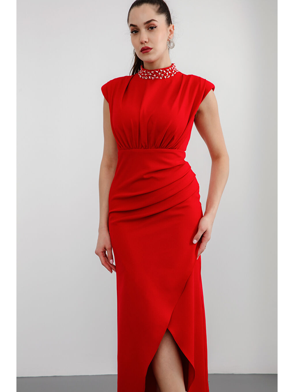 Kadın Kırmızı Yakası Taşlı Midi Abiye Elbise-3