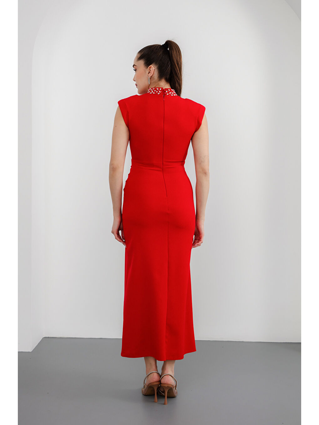Kadın Kırmızı Yakası Taşlı Midi Abiye Elbise-4