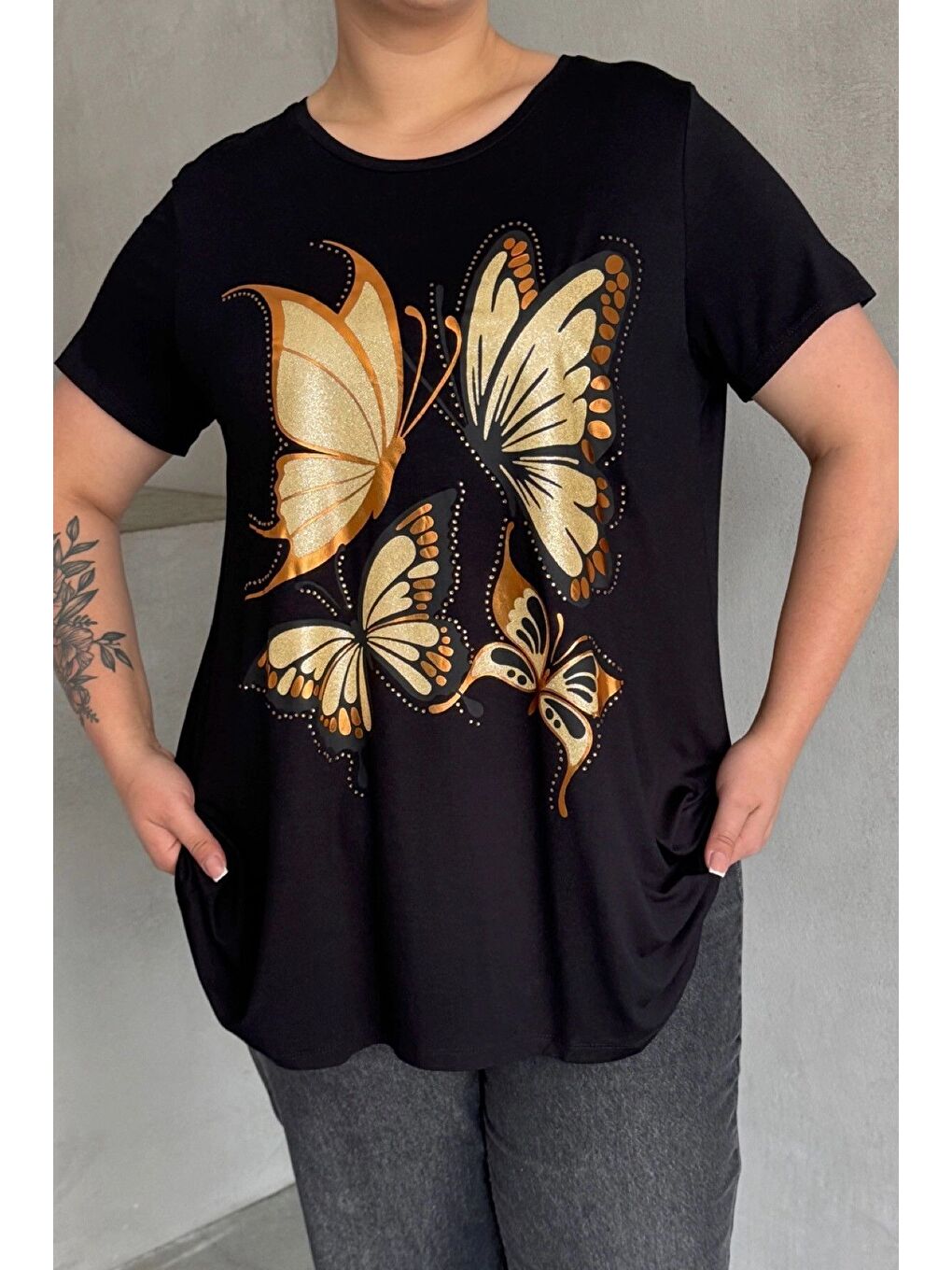 Siyah Büyük Beden Kelebek Baskılı Parlak Simli T-shirt 302275-5