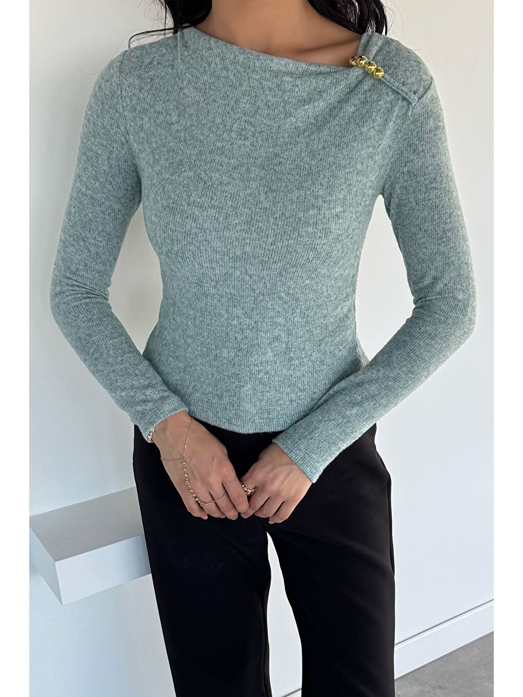 Yeşil Kadın Omuz Aksesuarlı Bluz-2