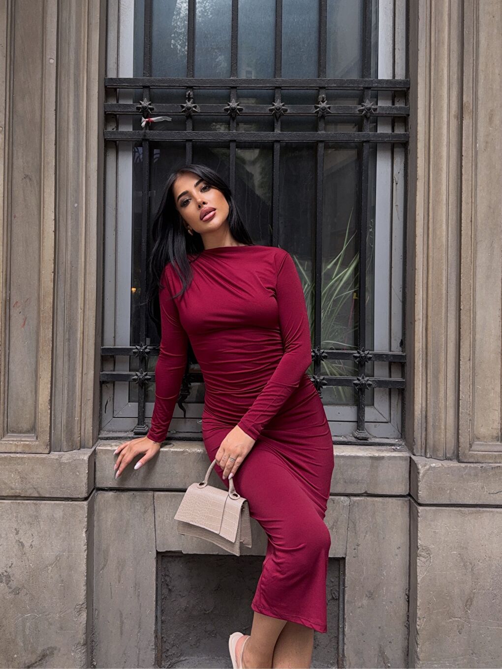 Bordo Yaka Detay Sandy Kumaş Elbise-4