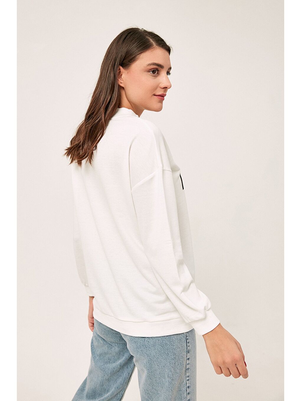 Ekru Black Better Baskılı Dik Yaka Sweatshirt-3