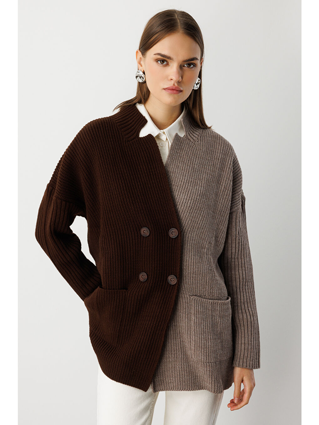 Kahve-vizon Ekstra Oversize Gri Renk Bloklu Cepli Kalın Triko Hırka-3