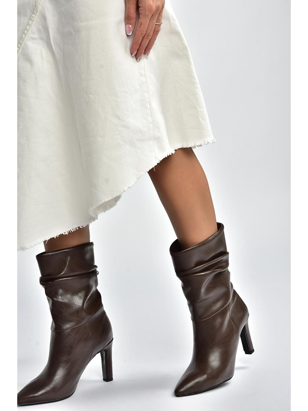 Kahverengi Kadın Bot R404020309-1