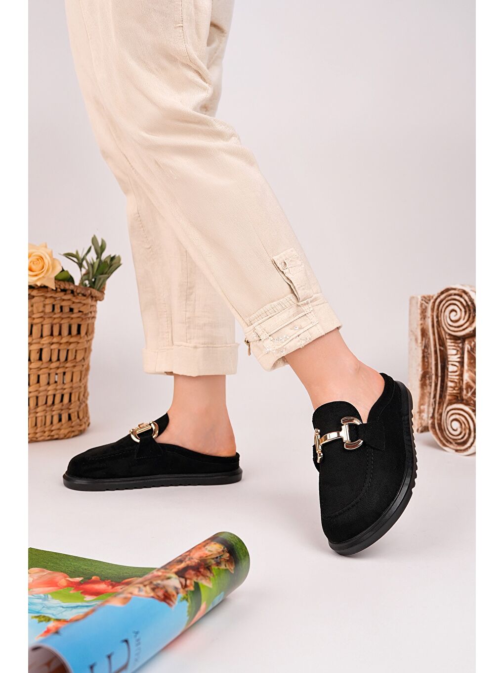 Siyah CARLEEN Süet Deri Gold Tokalı Günlük Rahat Önü Kapalı Kadın Loafer Terlik-1
