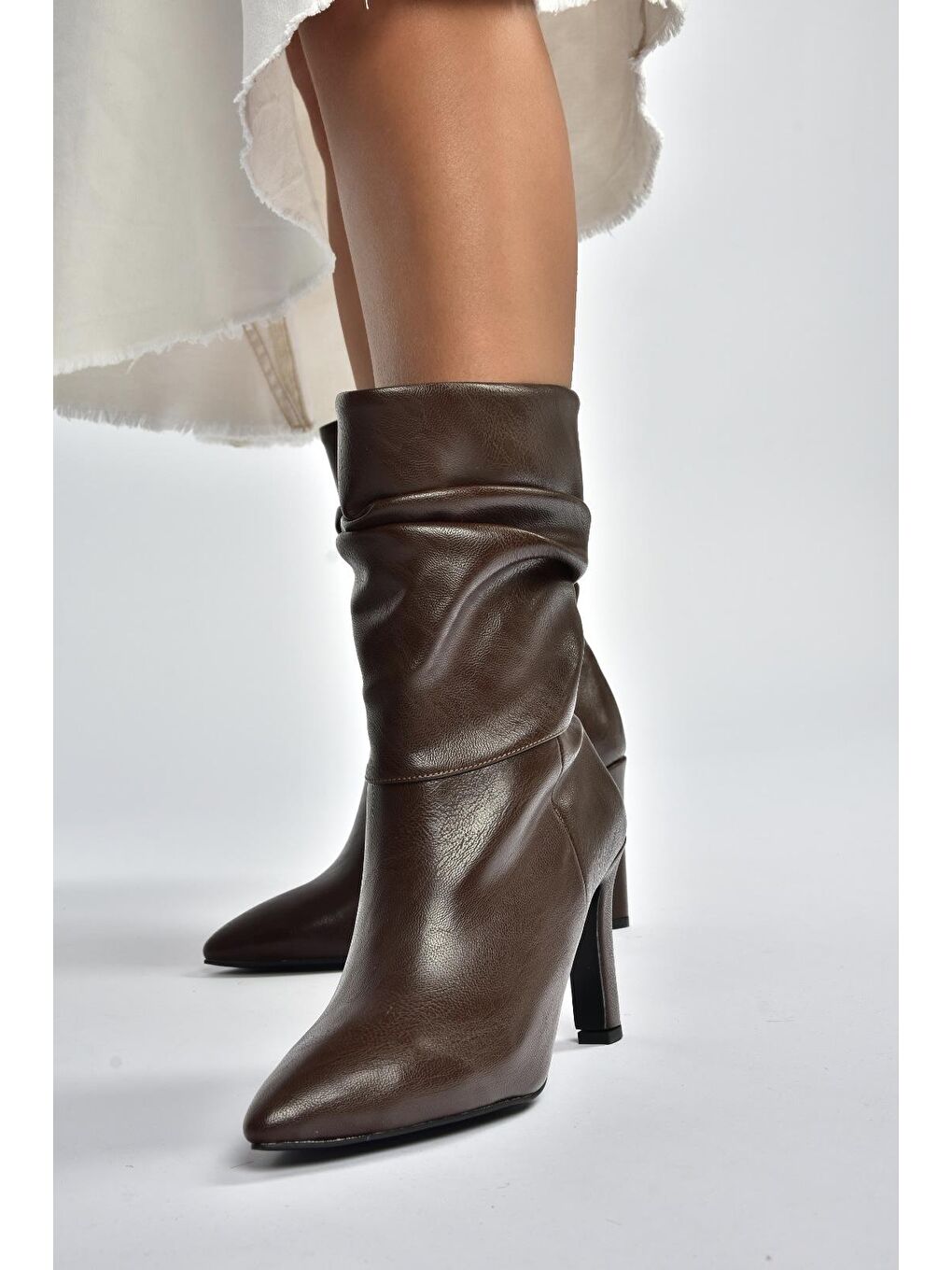 Kahverengi Kadın Bot R404020309-2