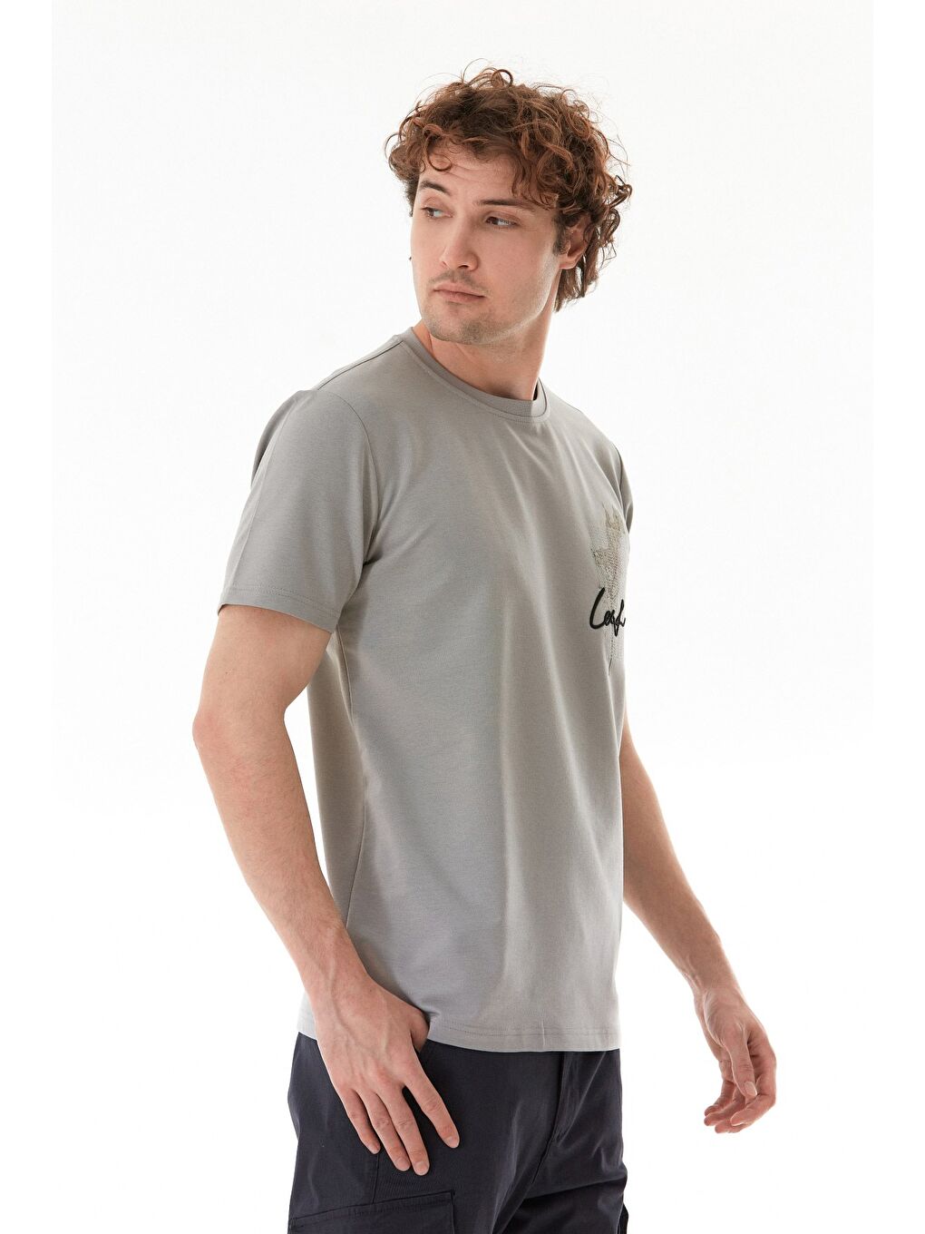 Gri Yaprak Baskılı Yazı Nakışlı Tişört-3