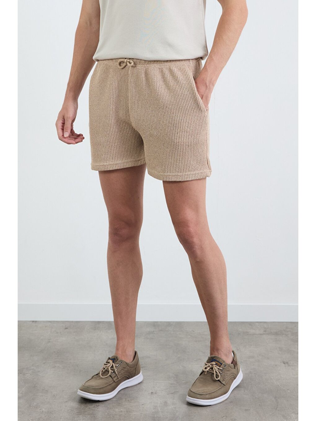 Bej 3 İplik Beli Bağcıklı Şort-1