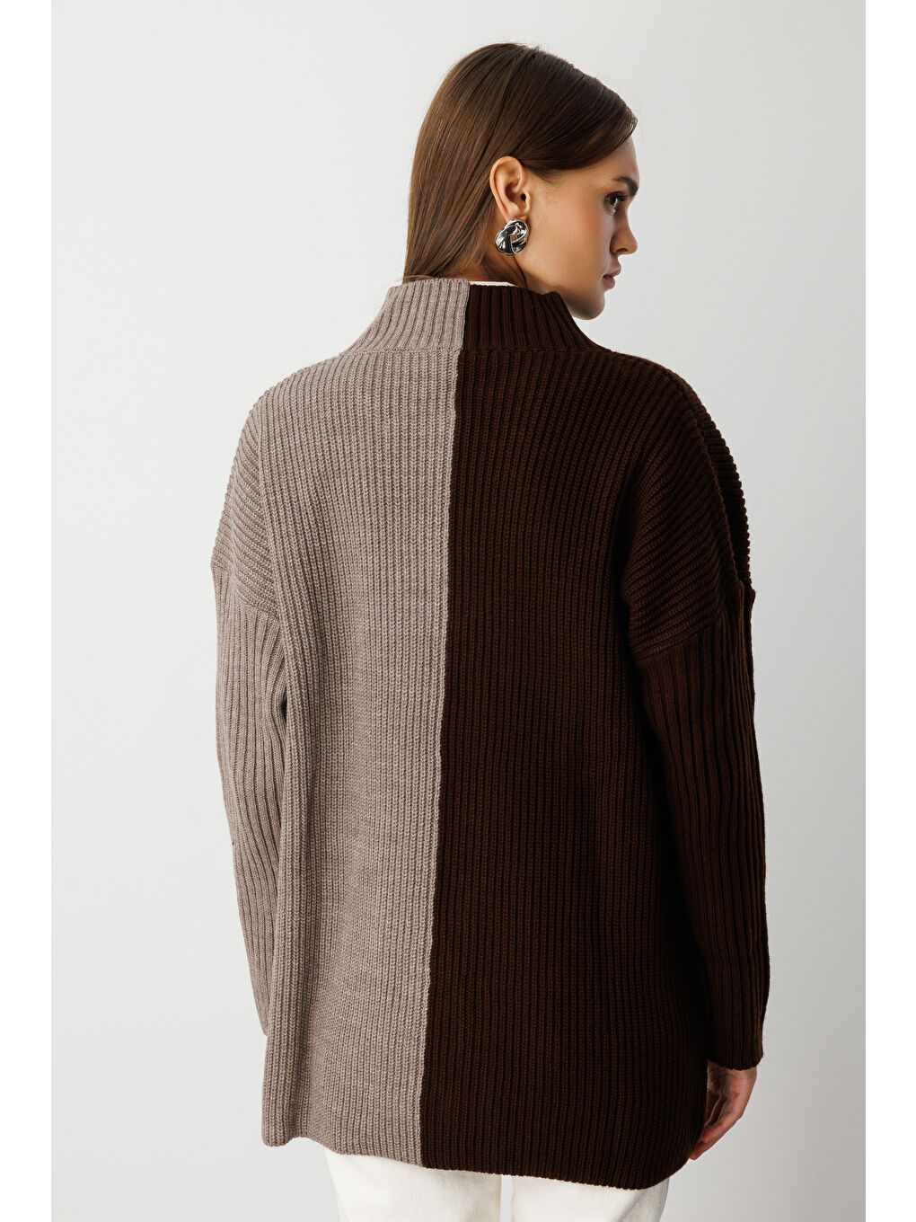 Kahve-vizon Ekstra Oversize Gri Renk Bloklu Cepli Kalın Triko Hırka-4