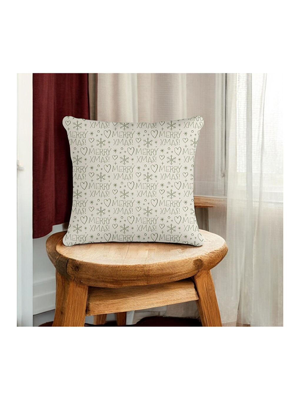 Yılbaşı Temalı "Merry Christmas" Yazı Kalp Kar Tanesi  Baskılı Kırlent Kılıfı - Beyaz 43x43