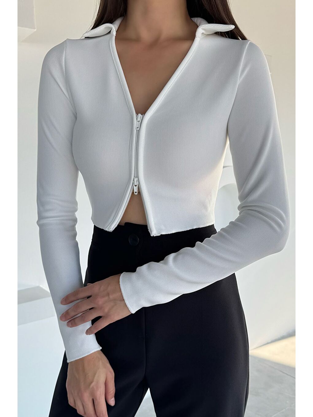 Ekru Çift Fermuarlı Crop Top Kadın Bluz