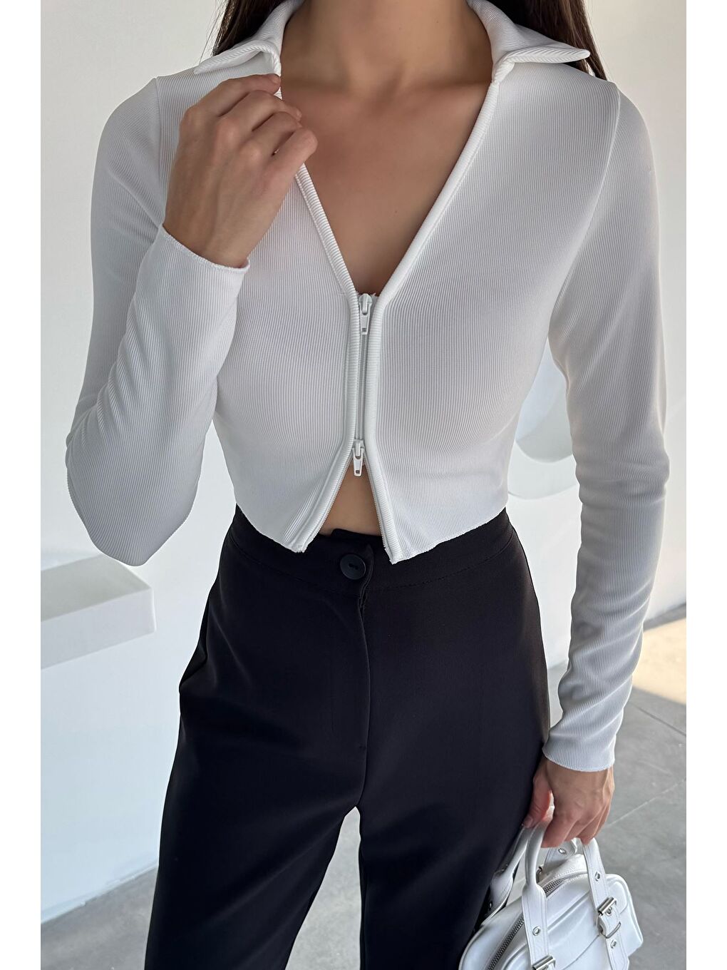 Ekru Çift Fermuarlı Crop Top Kadın Bluz-2