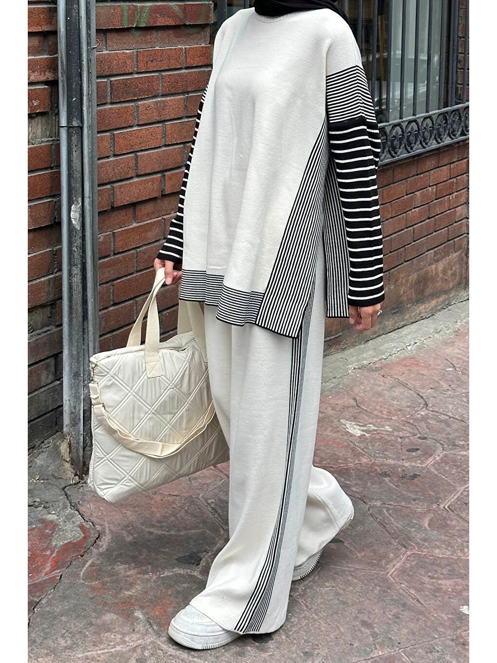 Ekru Yan Çizgili Panço Tesettür Takım Krem-2