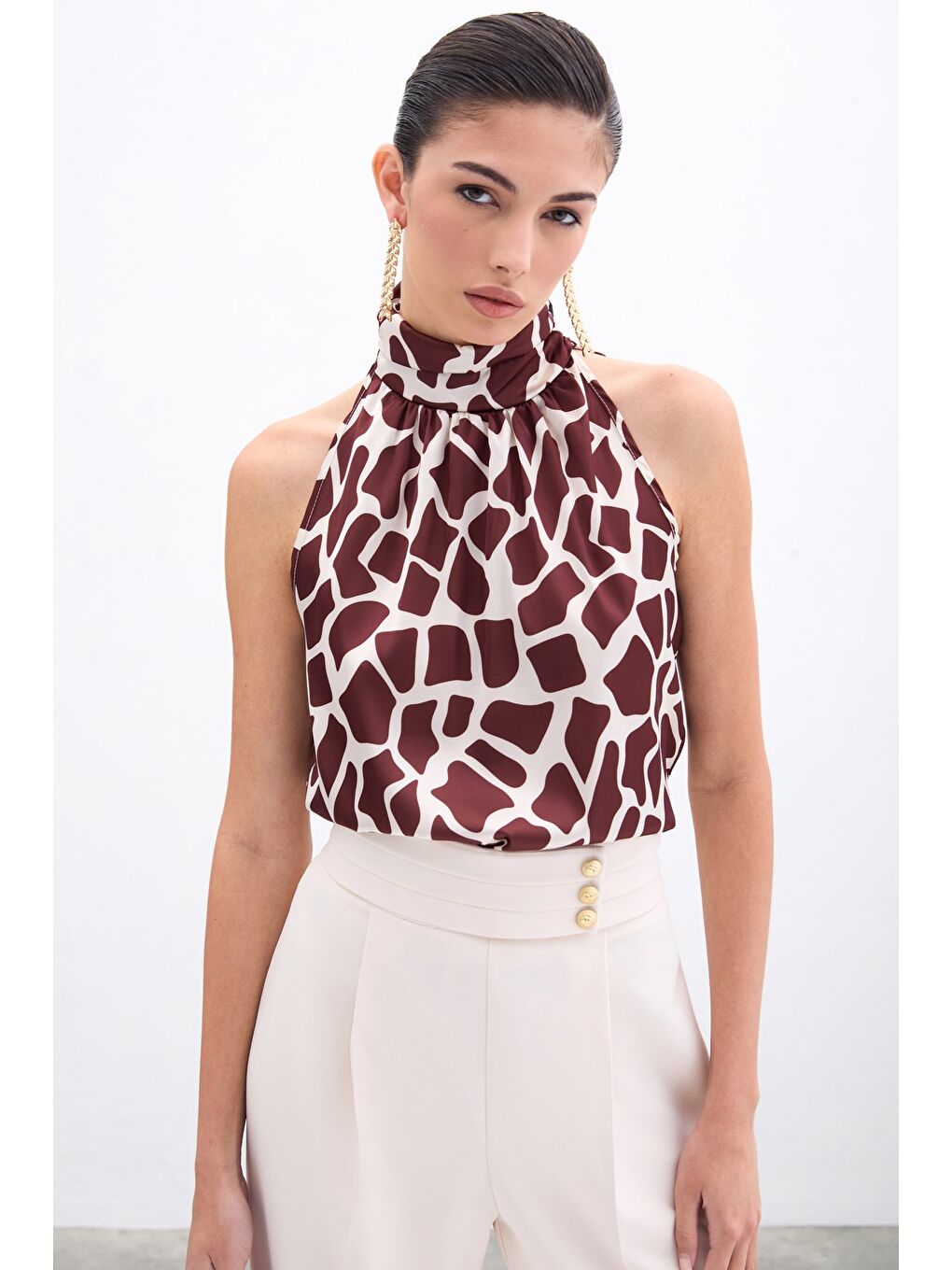 Boğazlı Kolsuz Bluz - Bej-Kahve-3