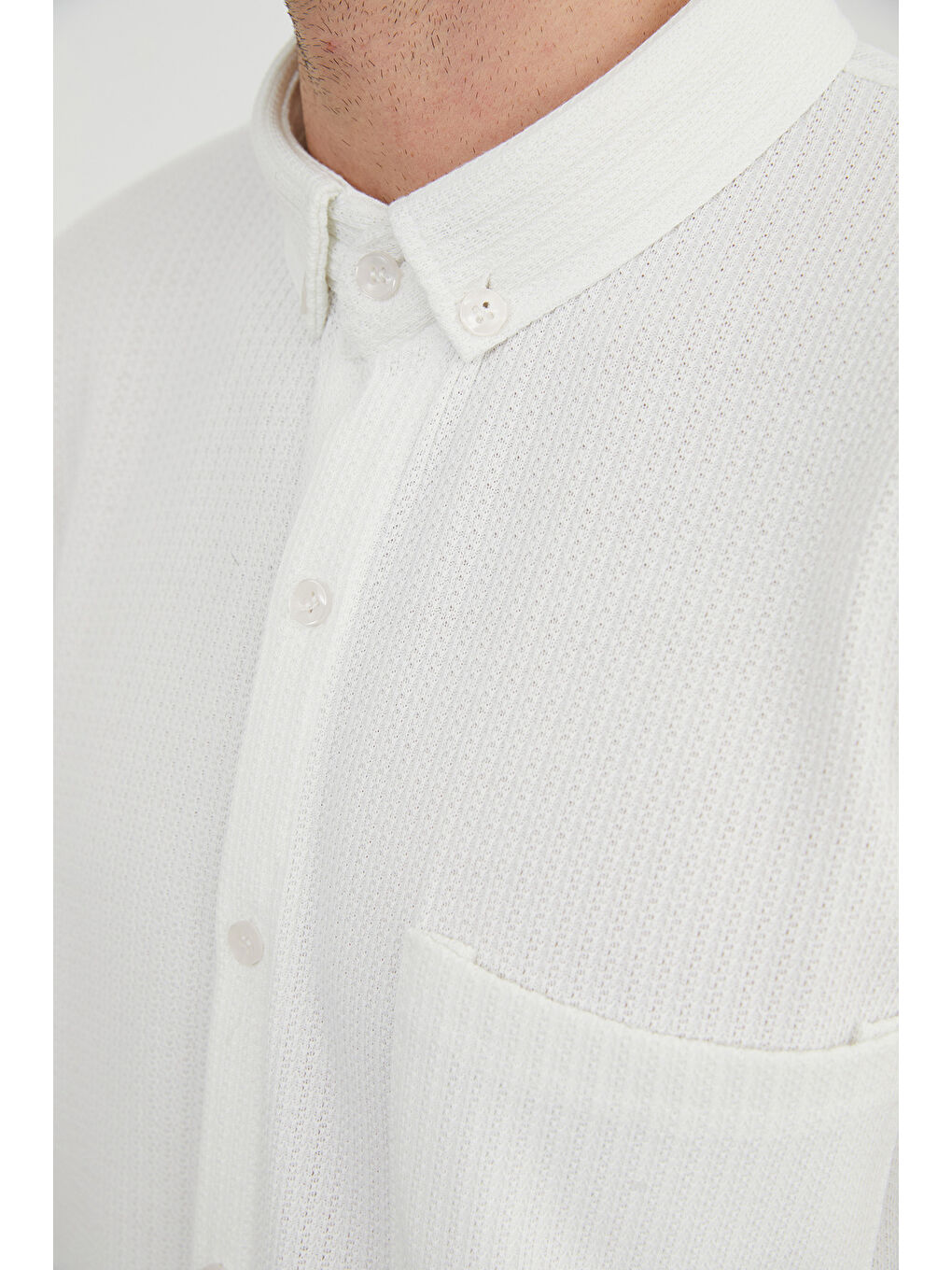 Beyaz Jakarlı Tek Cepli Gömlek-3