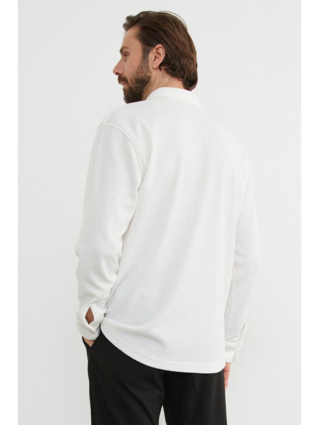 Beyaz Jakarlı Tek Cepli Gömlek-4