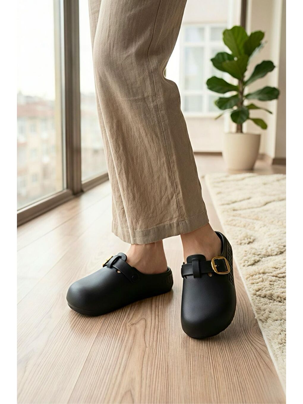 Siyah Lovi Kadın Gold Tokalı Geometrik Desenli Comfort Clog Kadın Terlik Lüks Tasarım