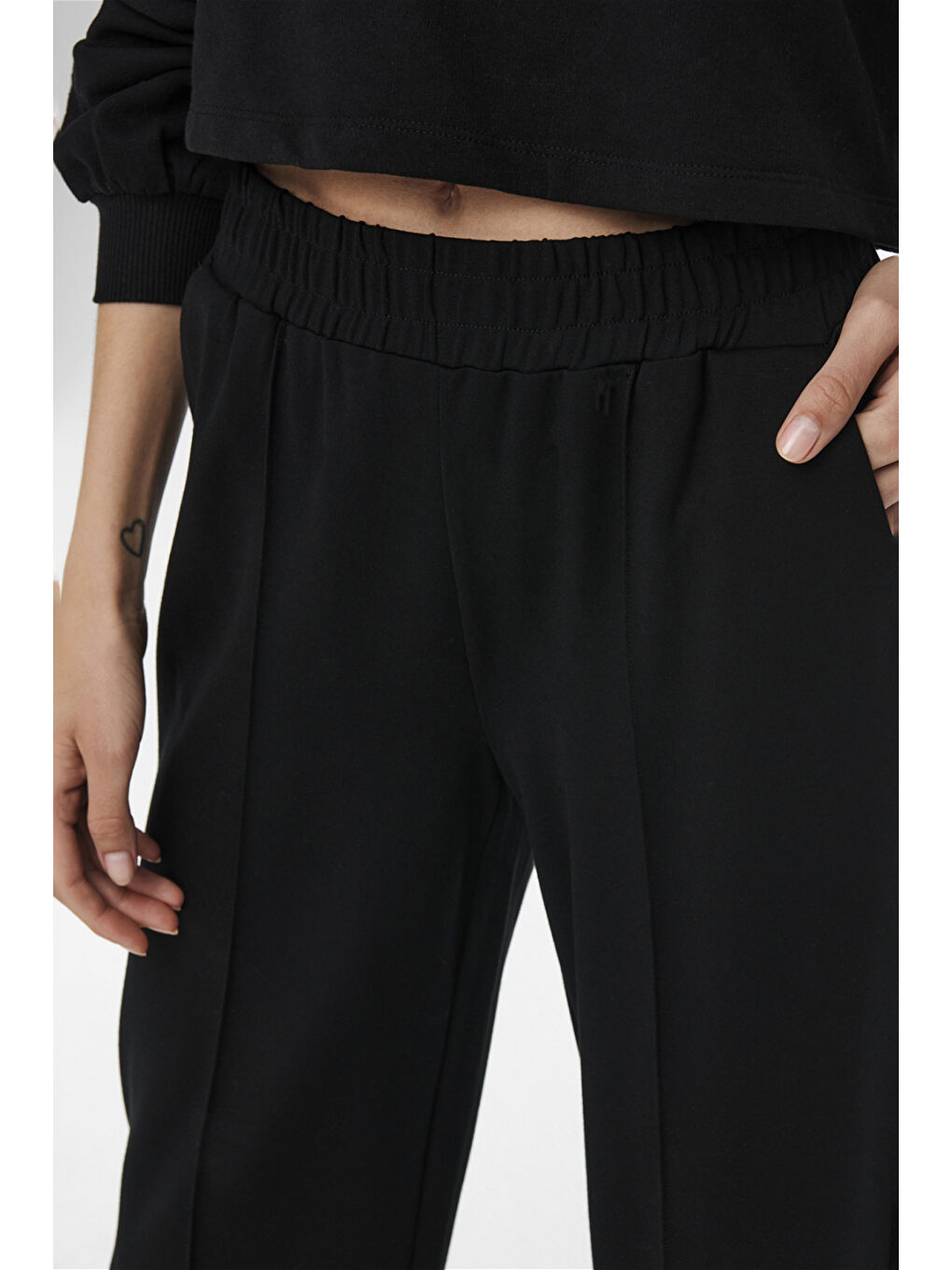 Siyah Onlpoptrash Oversize Fit Normal Bel Geniş Paça Çimalı Kadın Pantolon 15235076-2