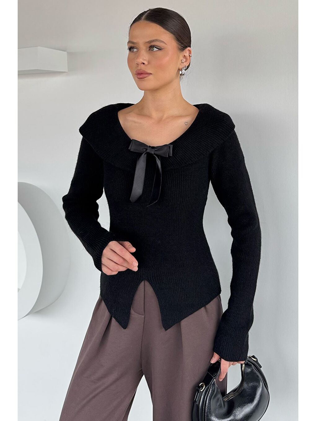 Siyah Kadın Fiyonklu Bel Yırtmaç Detaylı Triko Bluz-2