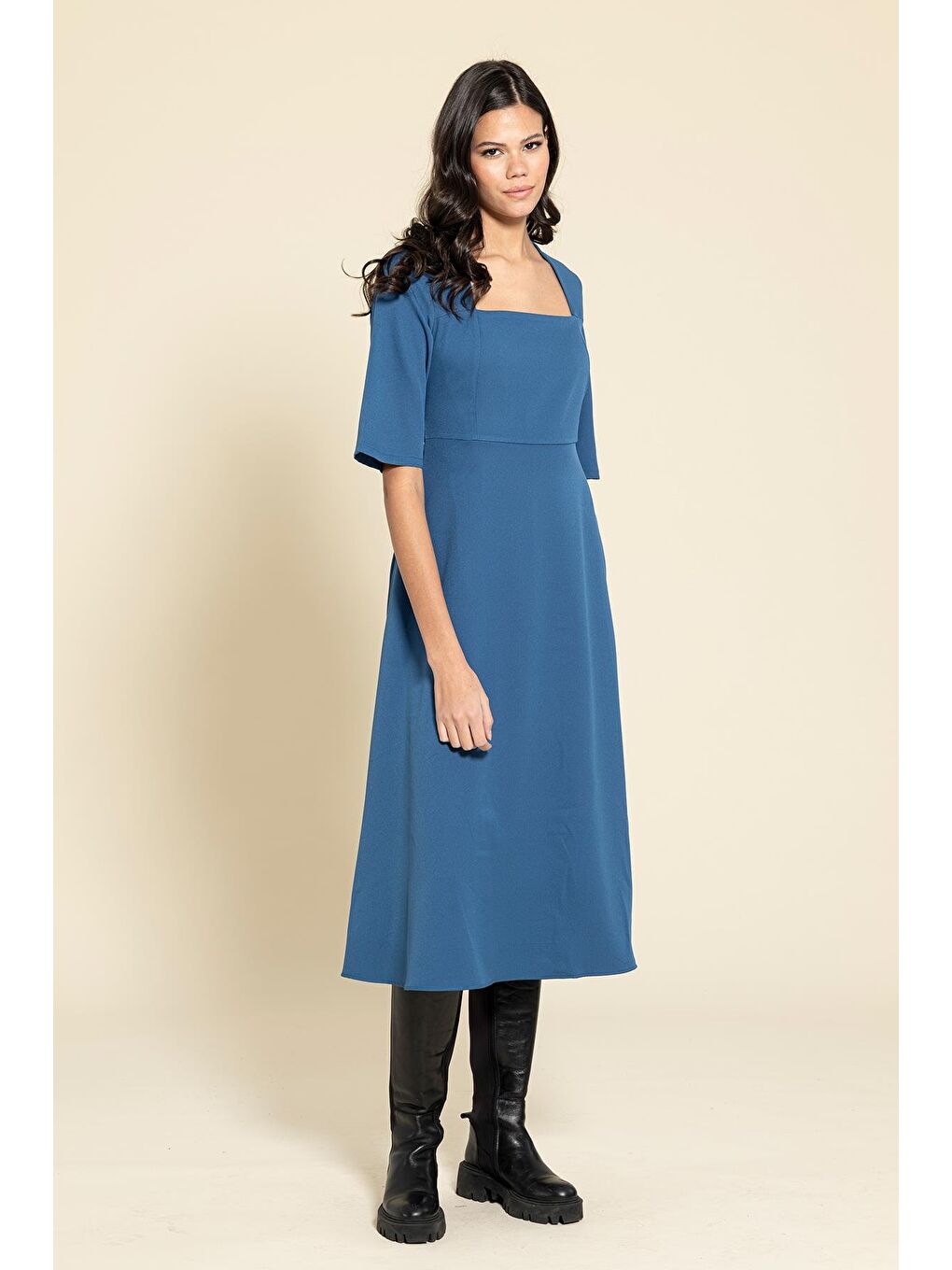 Kare Yaka Kuşaklı Mavi Elbise-3