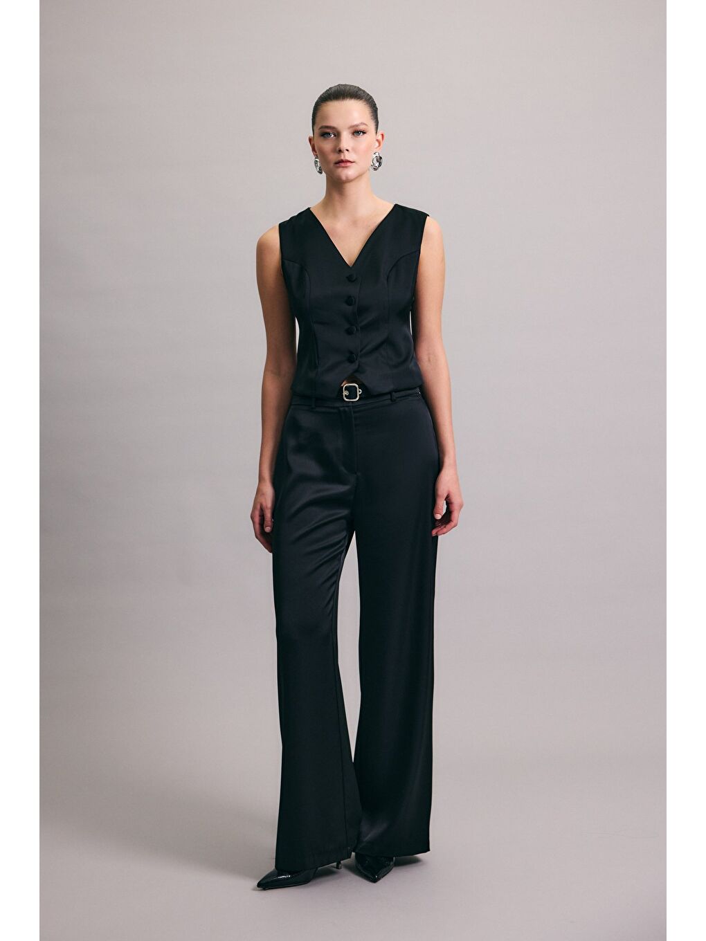 Kemer Detaylı Saten Pantolon - Siyah-1