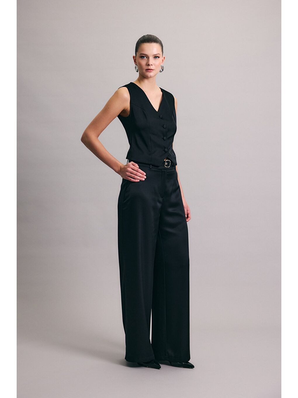 Kemer Detaylı Saten Pantolon - Siyah-2