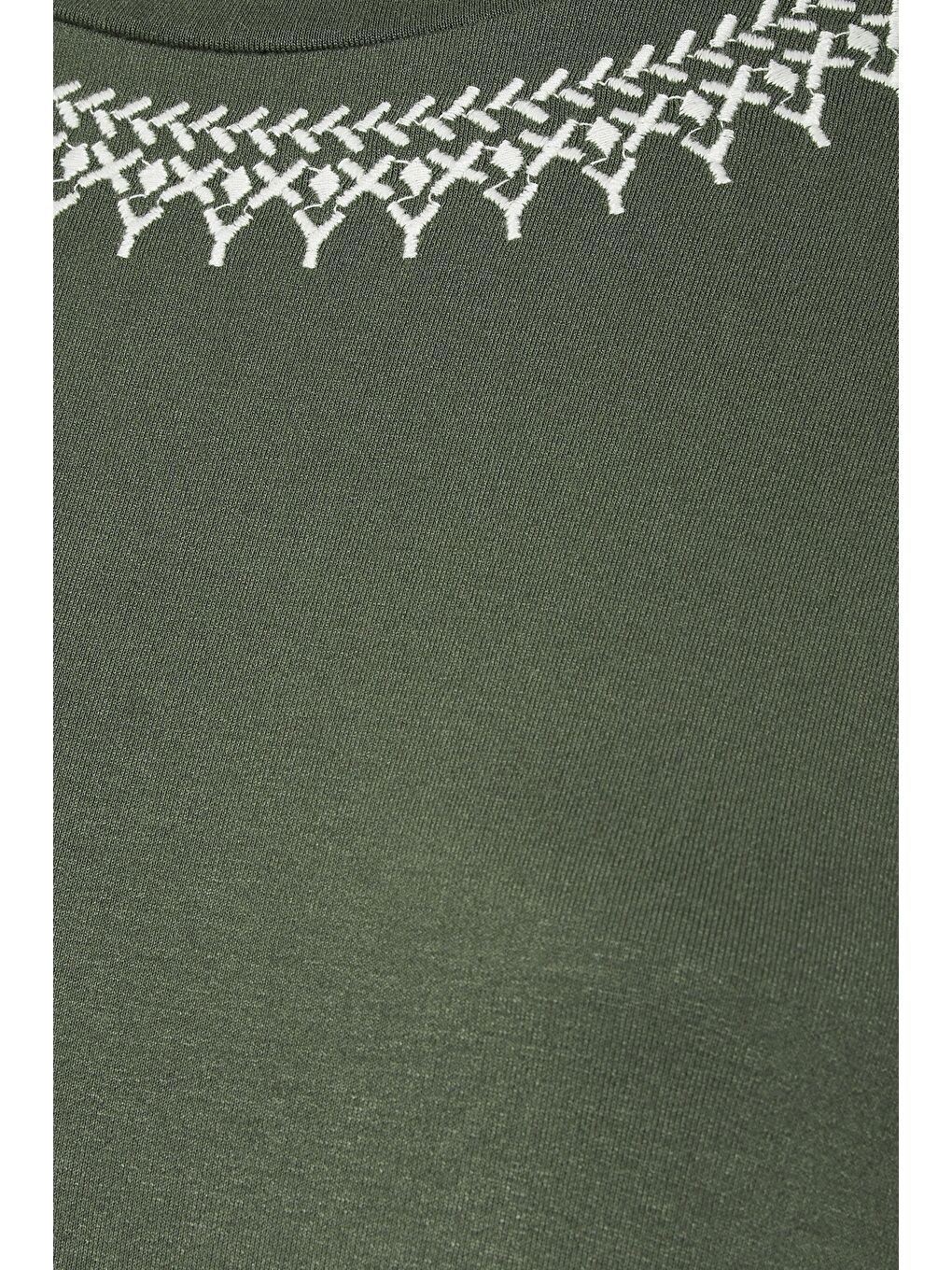 Yeşil Büyük Beden Bisiklet Yaka Kısa Kollu Omuz Detaylı Etnik Nakışlı T-shirt 304228-5