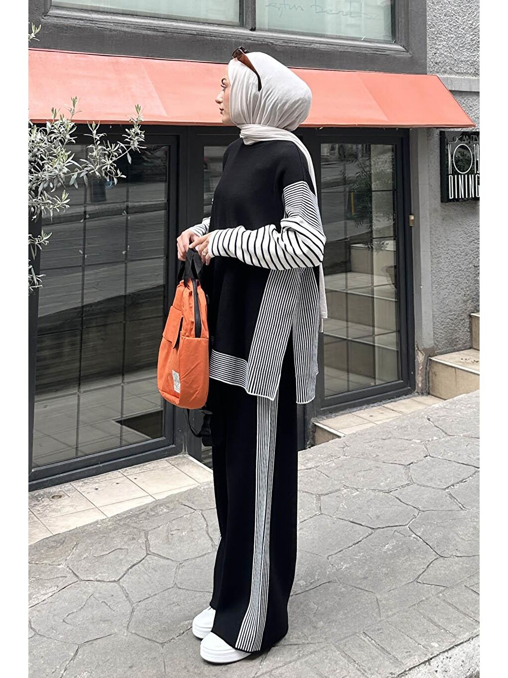 Yan Çizgili Panço Tesettür Takım Siyah-1