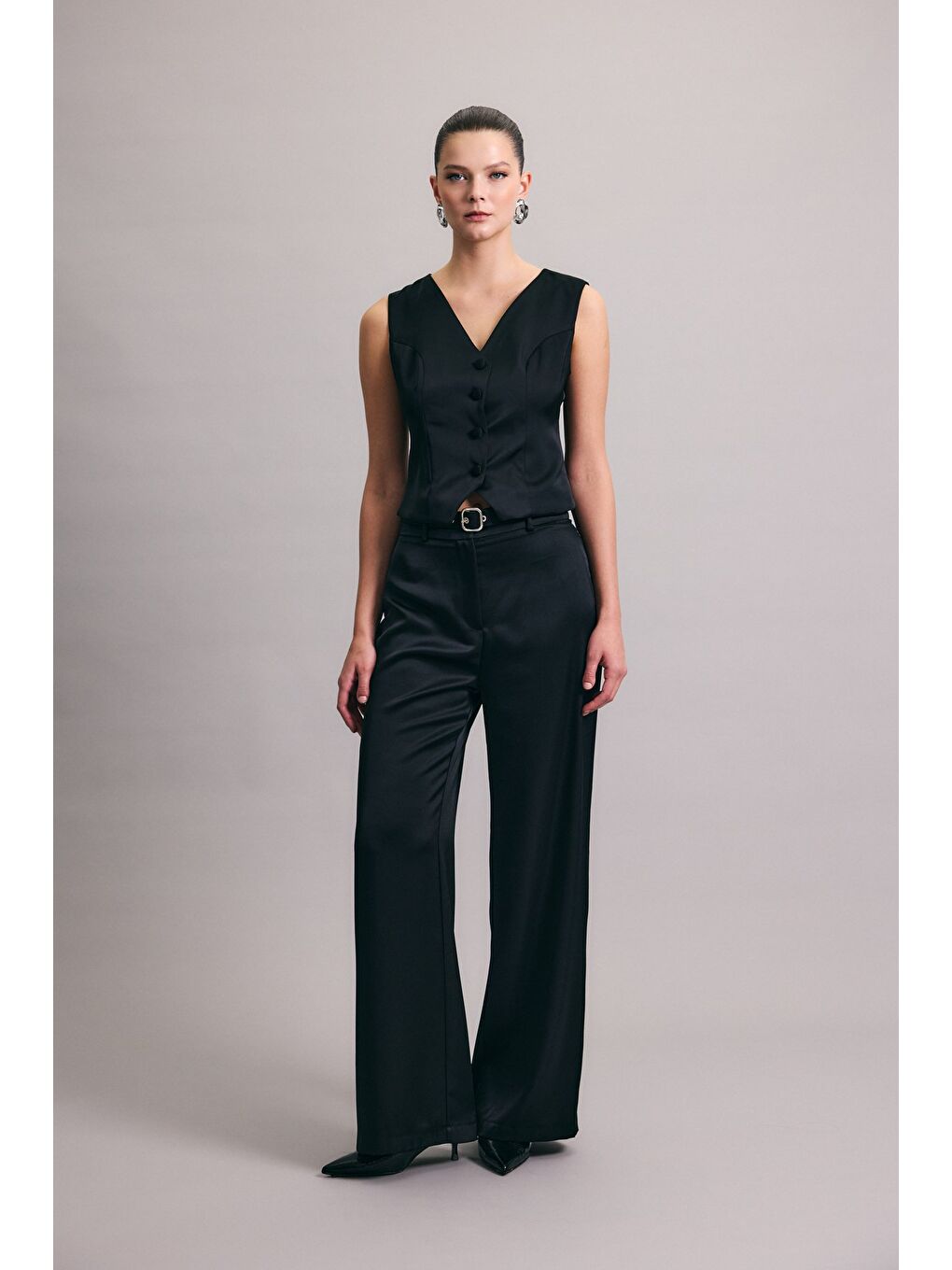 Kemer Detaylı Saten Pantolon - Siyah-3